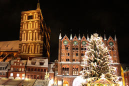 Weihnachtsmarkt auf dem Alten Markt, Rathaus und St. Nikolai